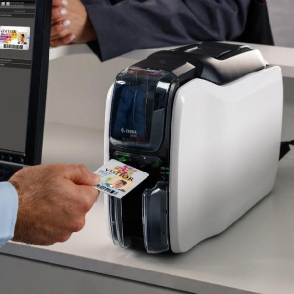STAMPANTE ZC100, SINGLE SIDED,UK/EU CORDS,USB & ETHERNET, ISO HICO/LOCO MAG S/W SELECTABLE, WINSOWS DRIVER 4